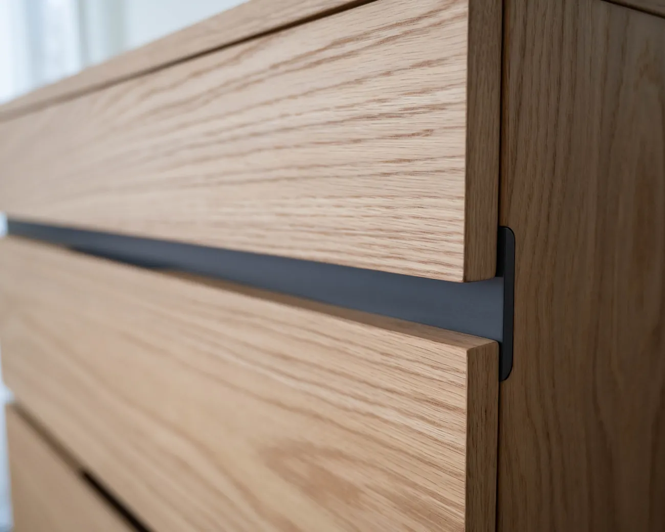 Bedroom chest of drawers